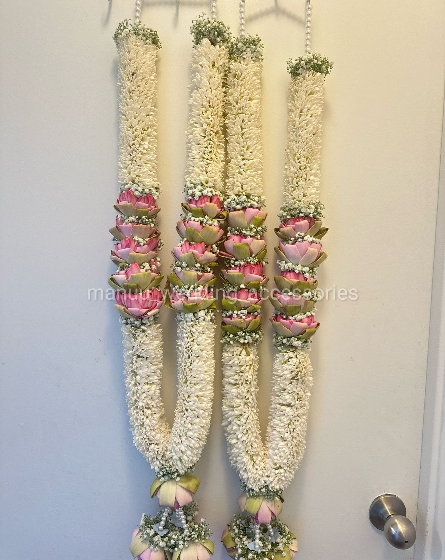 Fresh Flower Garlands – Lotus & Baby's Breath - Customization Available