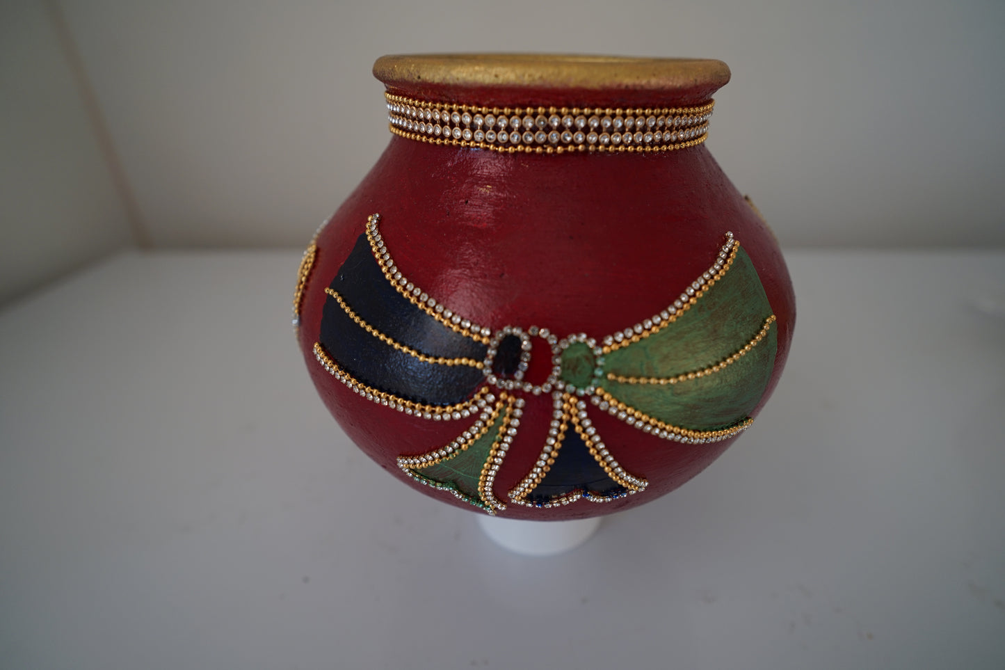 Garika Muntha - Decorated clay pot - Maroon Colour - Only One