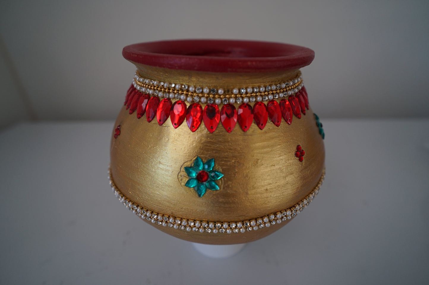 Garika Muntha - Decorated clay pot - Maroon,Gold Colour