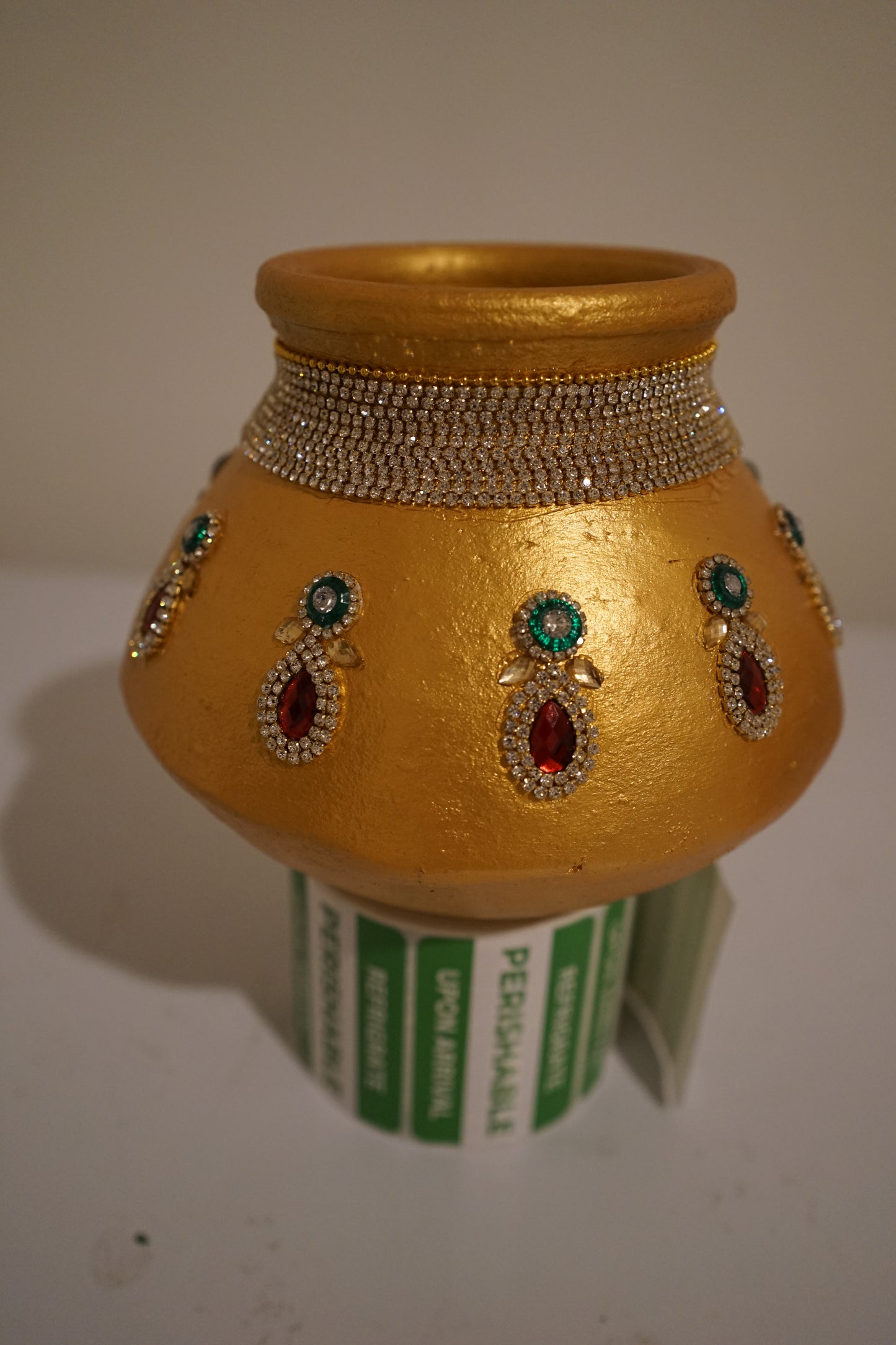 Garika Muntha - Decorated clay pot - Gold Colour