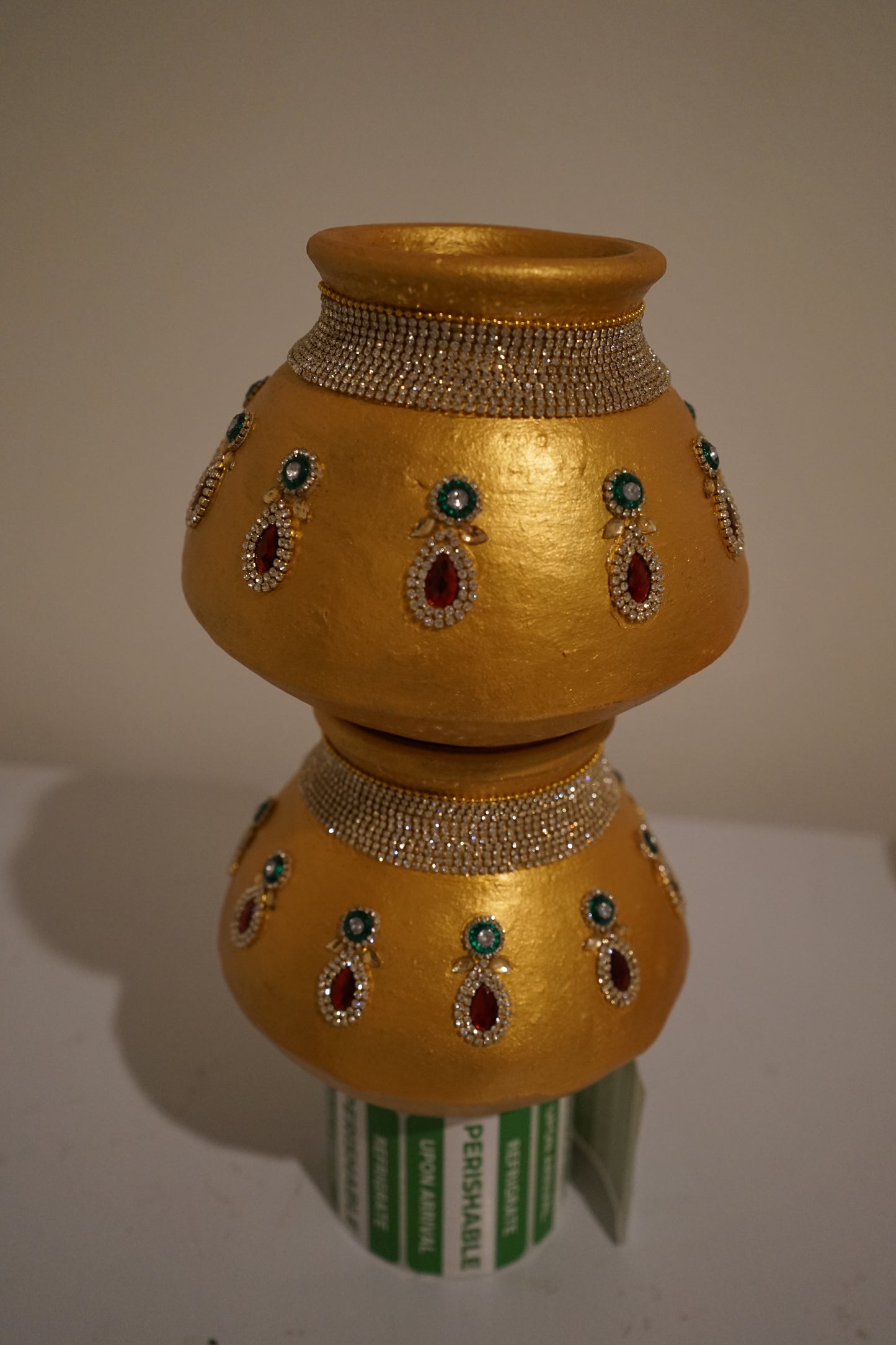 Garika Muntha - Decorated clay pot - Gold Colour