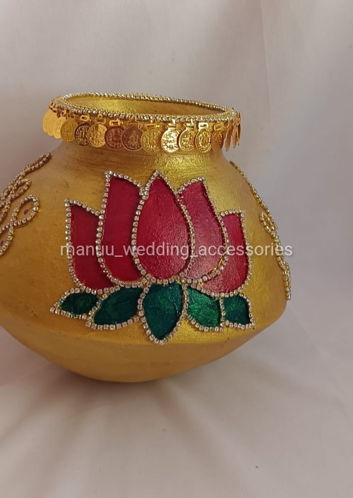 Garika Muntha - Decorated clay pot - Lotus & Kola Design with Kasulu