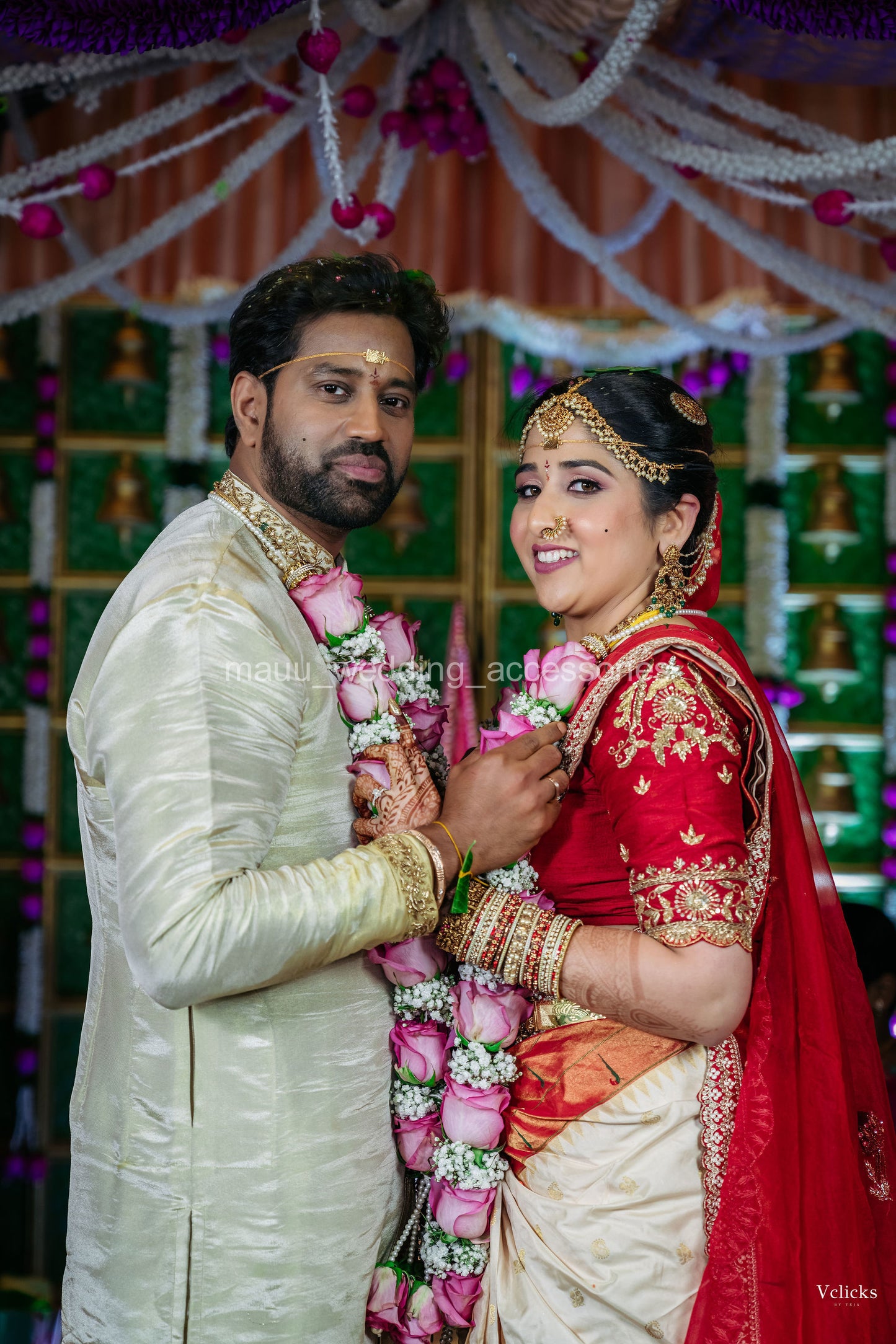 తాజా పూల దండలు – గులాబీలు &amp; శిశువు శ్వాస - అనుకూలీకరణ అందుబాటులో ఉంది 